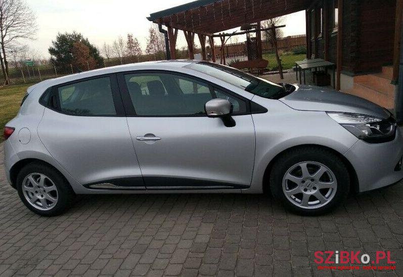 2014' Renault Clio photo #1