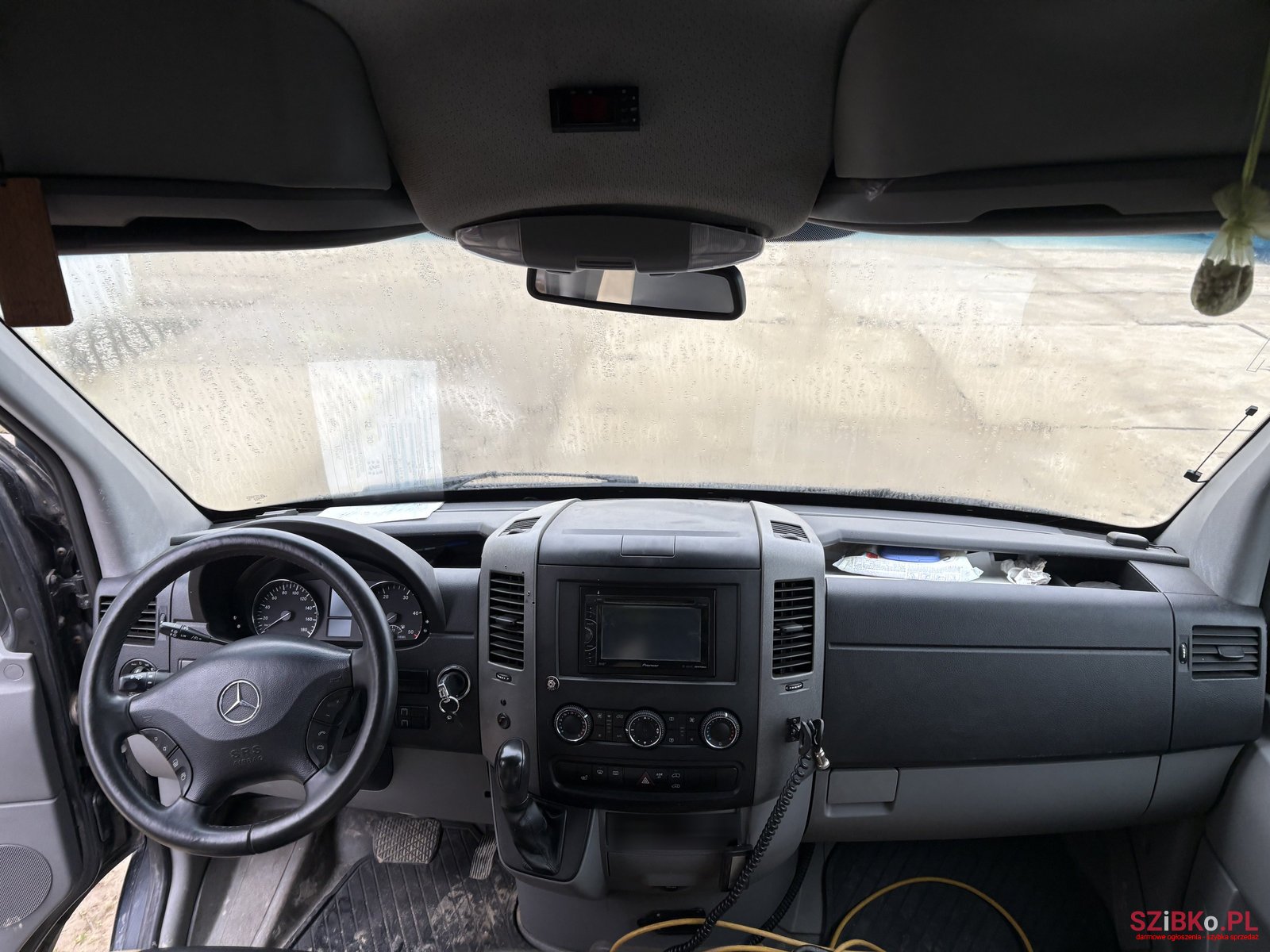 2013' Mercedes-Benz Sprinter 519 CDI photo #3