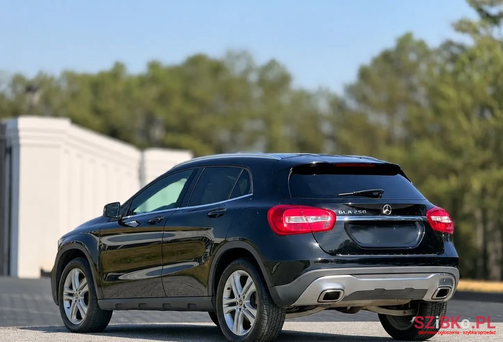 2018' Mercedes-Benz GLA 250 7G-Dct photo #5