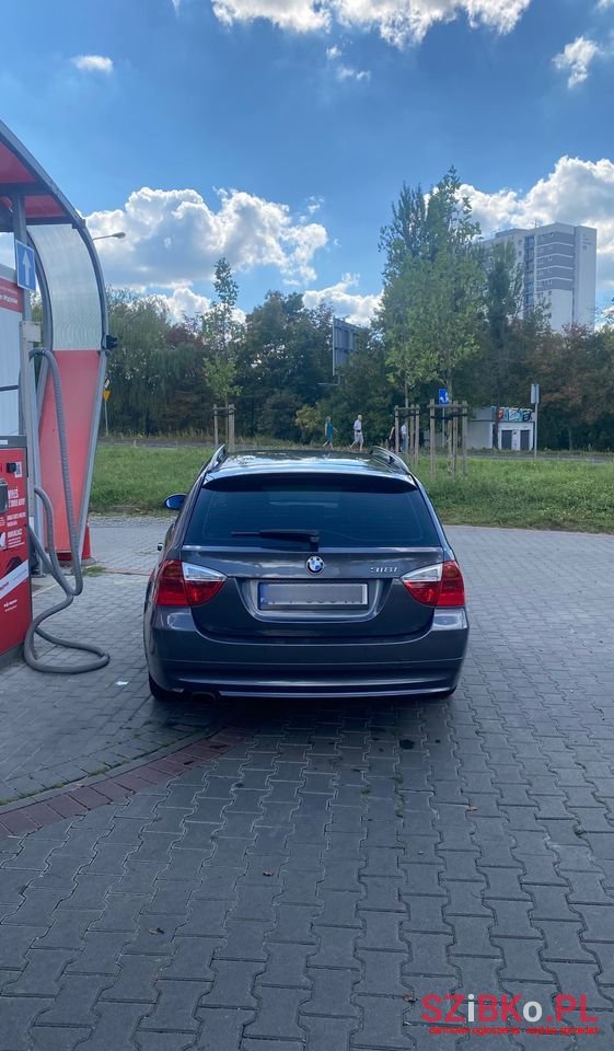 2008' BMW 3 Series 318I photo #6