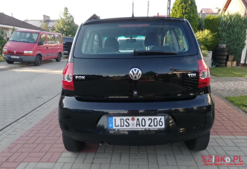 2008' Volkswagen Fox photo #5