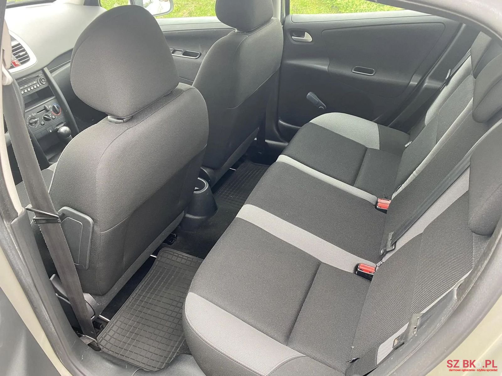 2009' Peugeot 207 photo #6