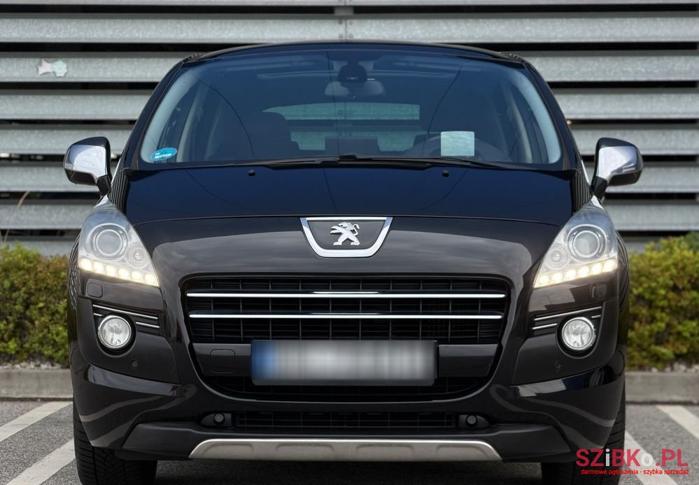 2012' Peugeot 3008 2.0 Hdi Hybrid4 photo #2