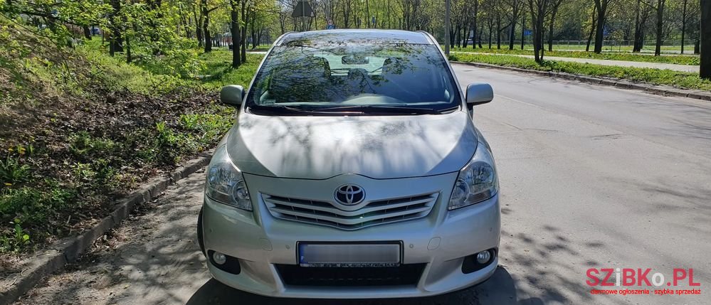 2012' Toyota Verso photo #3