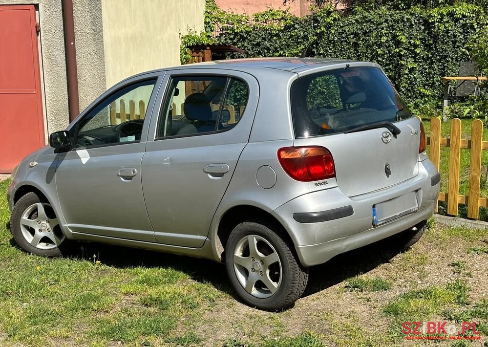 2004' Toyota Yaris photo #5