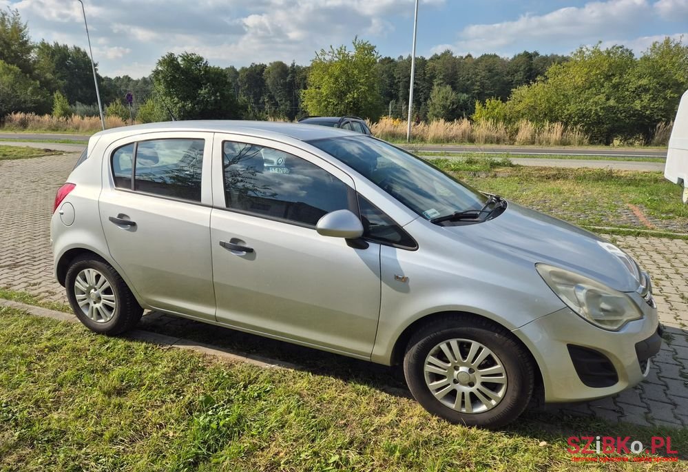 2011' Opel Corsa photo #6