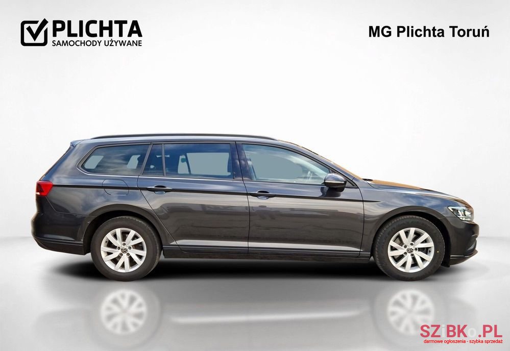 2022' Volkswagen Passat Variant photo #6