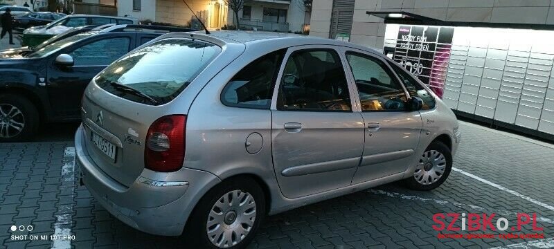 2009' Citroen Xsara Picasso photo #4