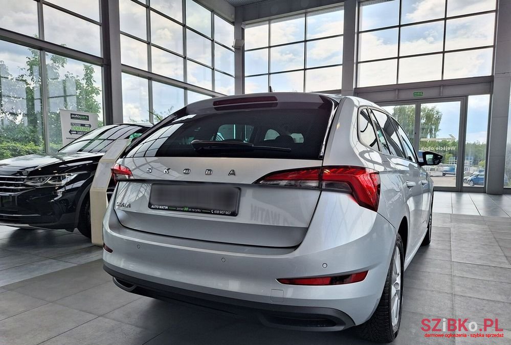 2022' Skoda Scala 1.5 Tsi Ambition photo #4