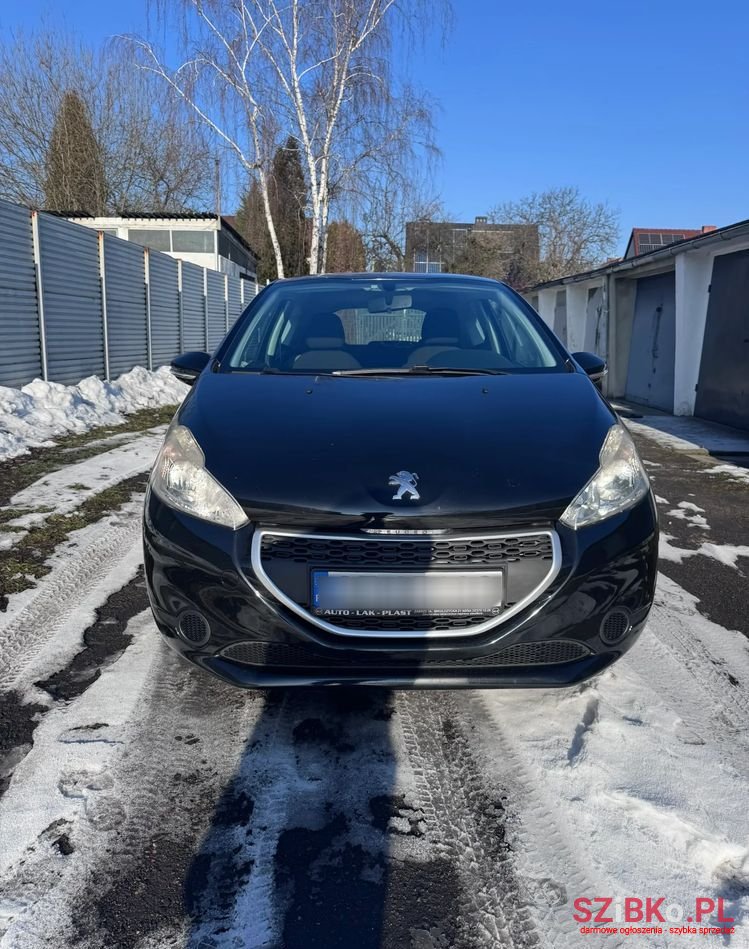 2013' Peugeot 208 photo #2