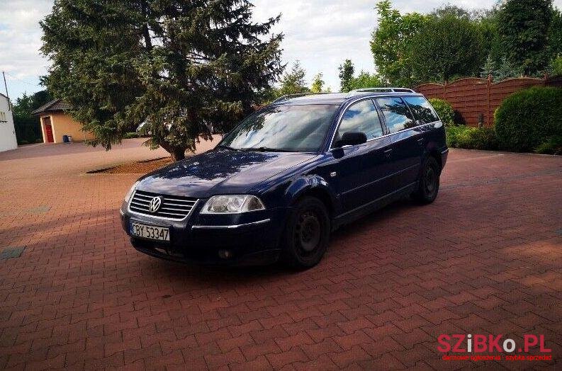 2001' Volkswagen Passat photo #1