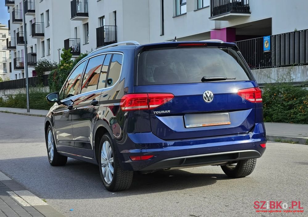 2019' Volkswagen Touran photo #6