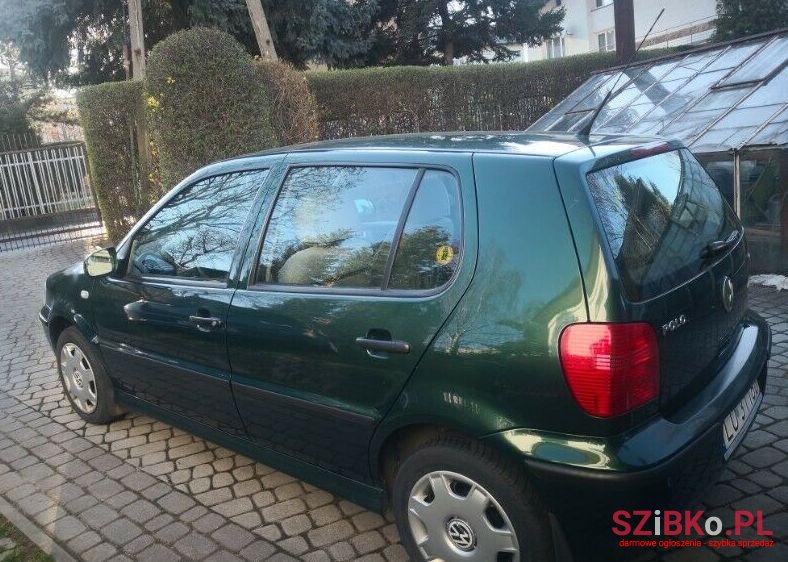 2001' Volkswagen Polo photo #1
