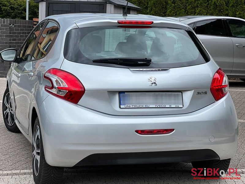 2012' Peugeot 208 1.4 Hdi Active Pack photo #5