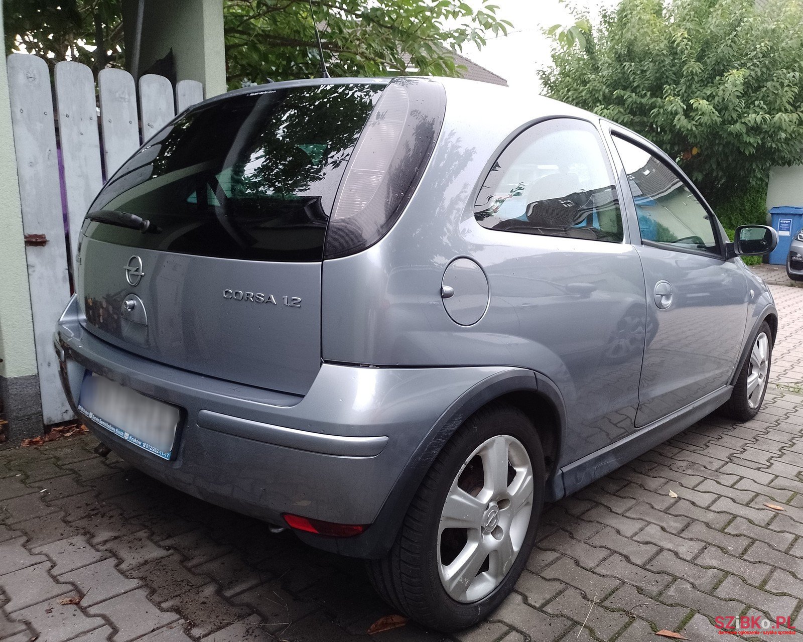 2004' Opel Corsa C photo #2
