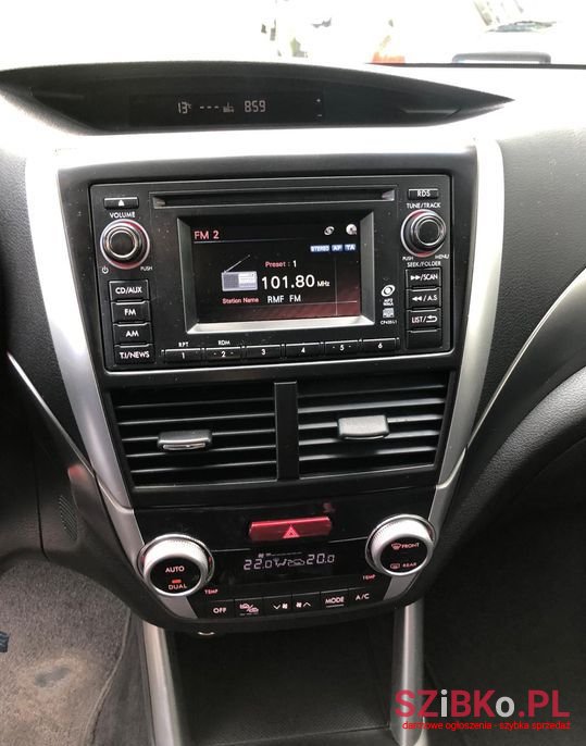 2011' Subaru Forester photo #4