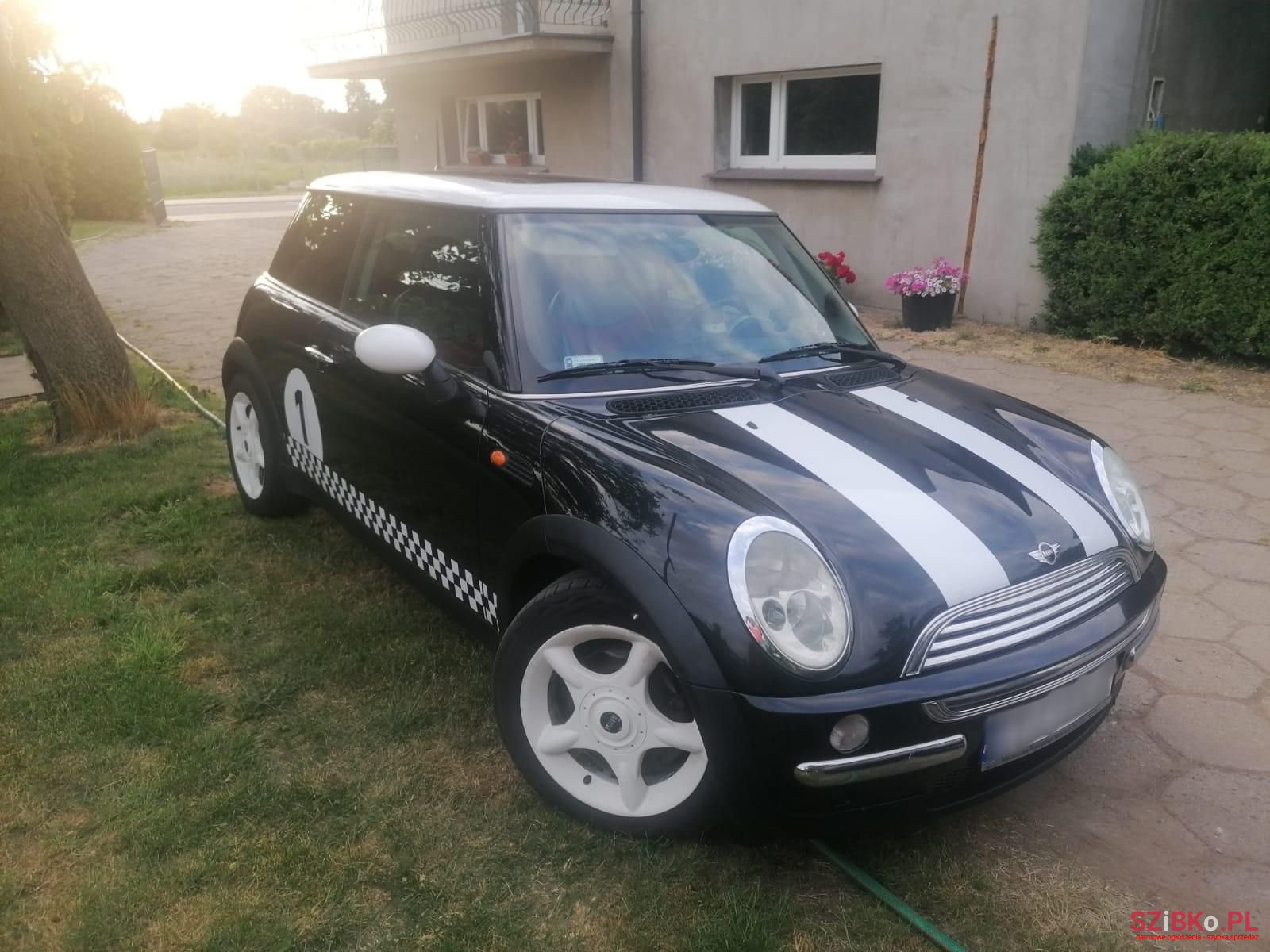 2001' MINI Cooper photo #1