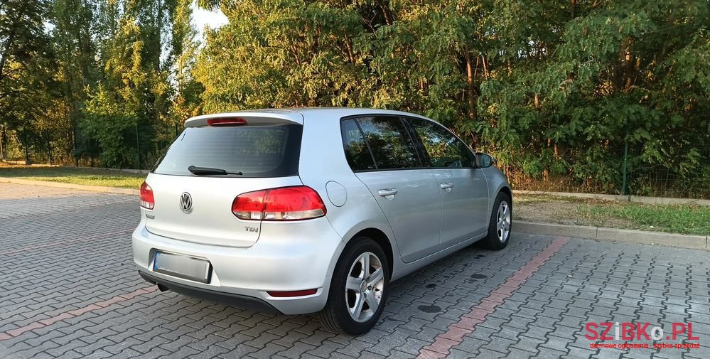 2010' Volkswagen Golf photo #6