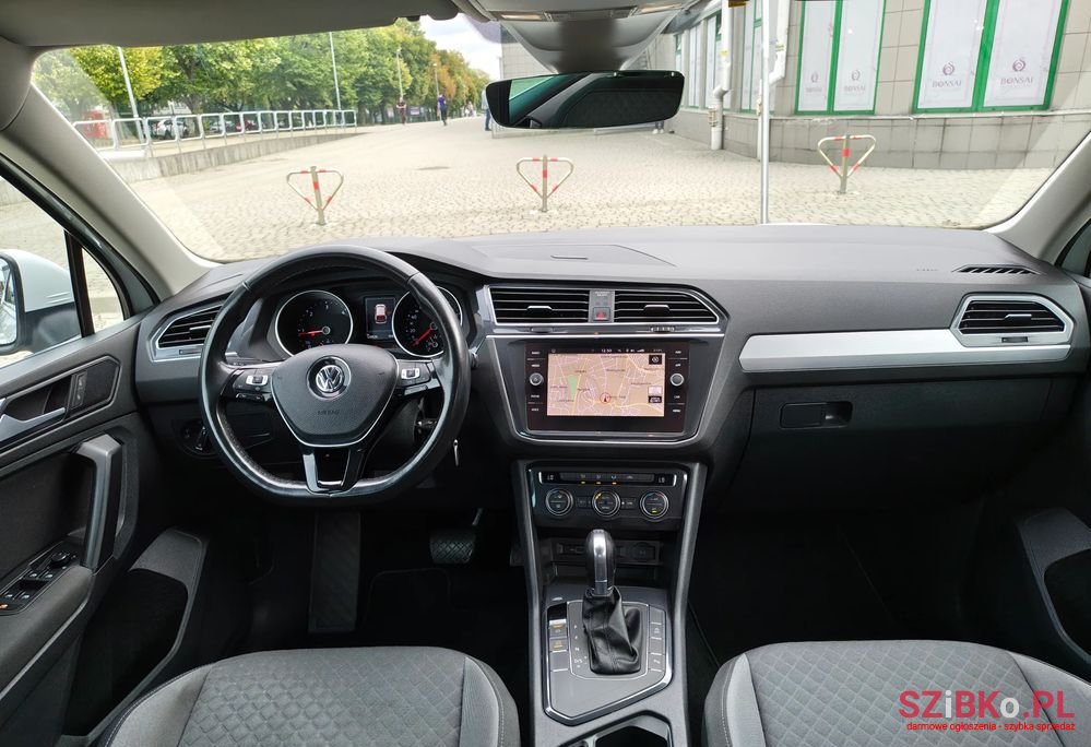 2018' Volkswagen Tiguan photo #6