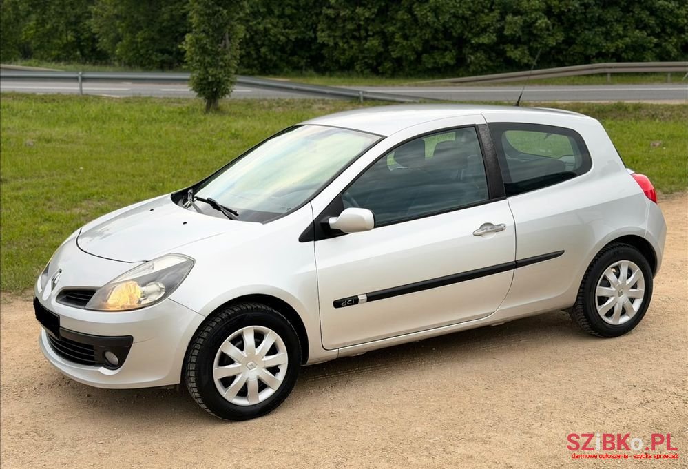 2005' Renault Clio photo #1