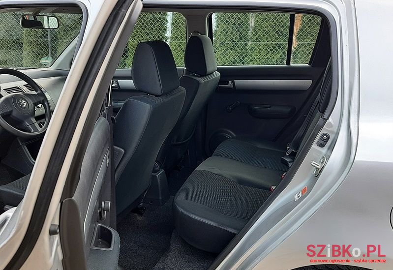 2006' Suzuki Swift photo #6