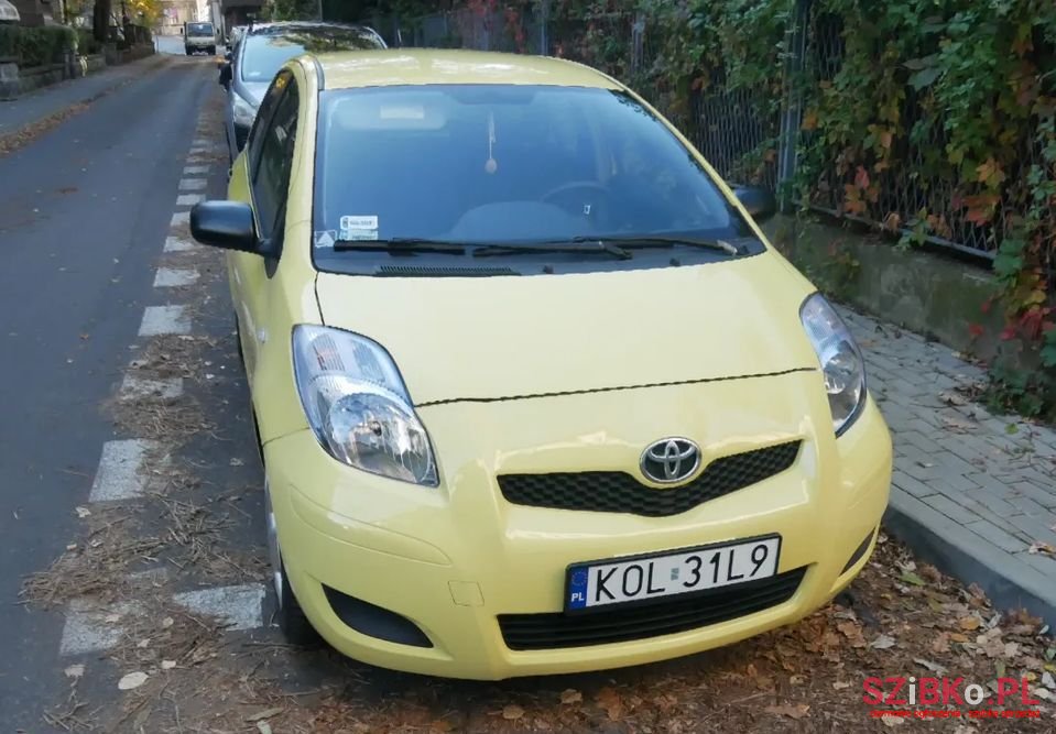 2009' Toyota Yaris photo #6
