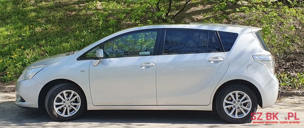 2012' Toyota Verso photo #2