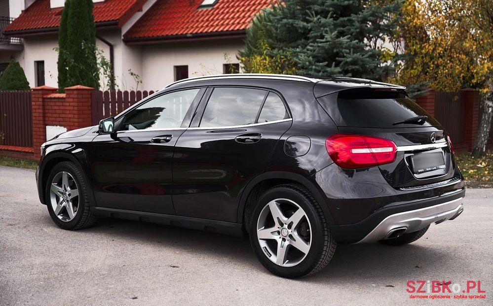 2014' Mercedes-Benz GLA 250 4-Matic photo #4