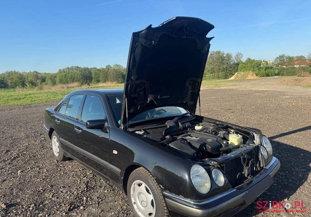 1999' Mercedes-Benz E-Class photo #3