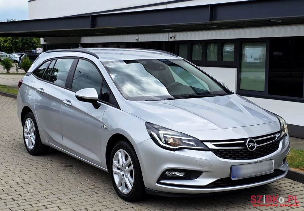 2016' Opel Astra photo #5