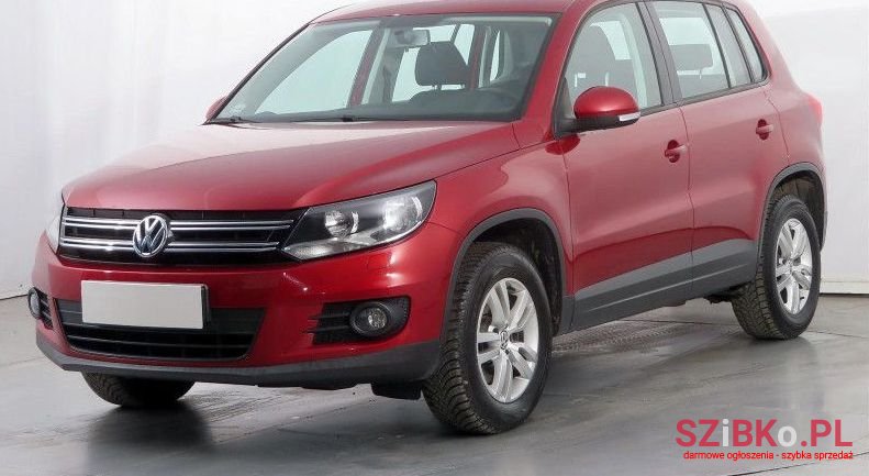 2011' Volkswagen Tiguan photo #1