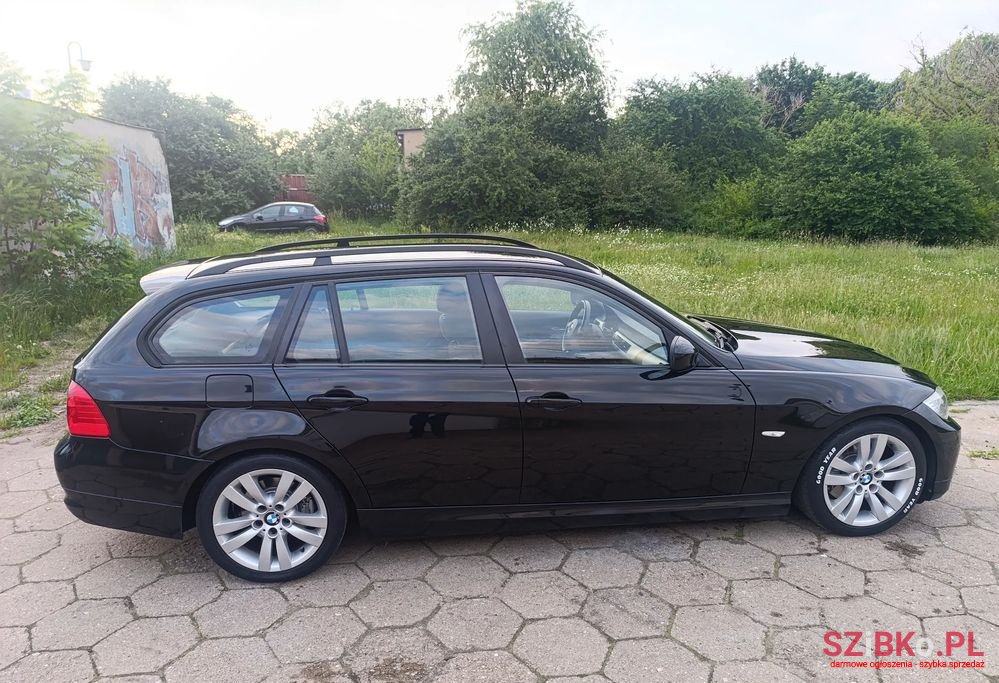 2008' BMW 3 Series 320I photo #2