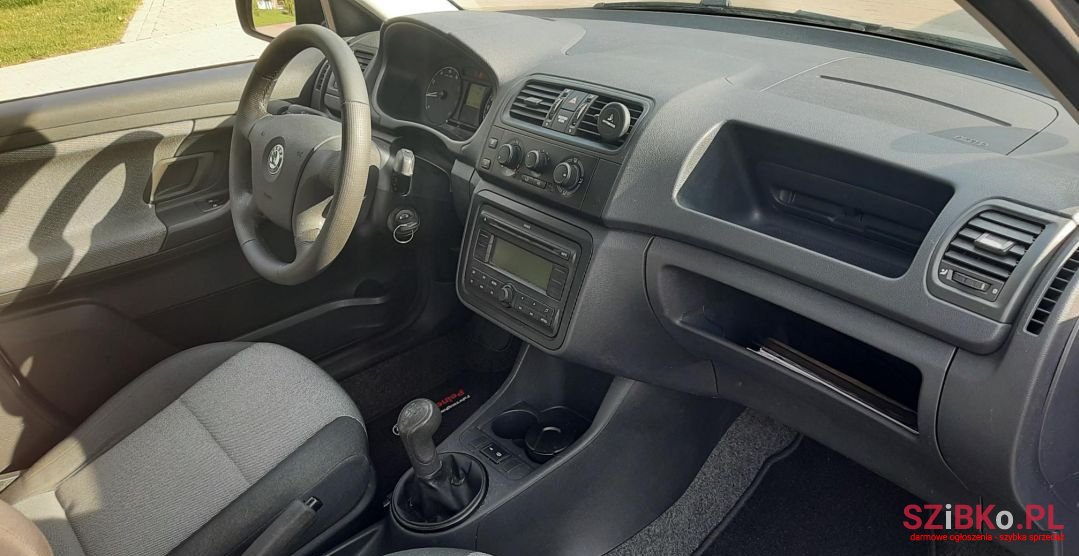 2009' Skoda Fabia photo #6