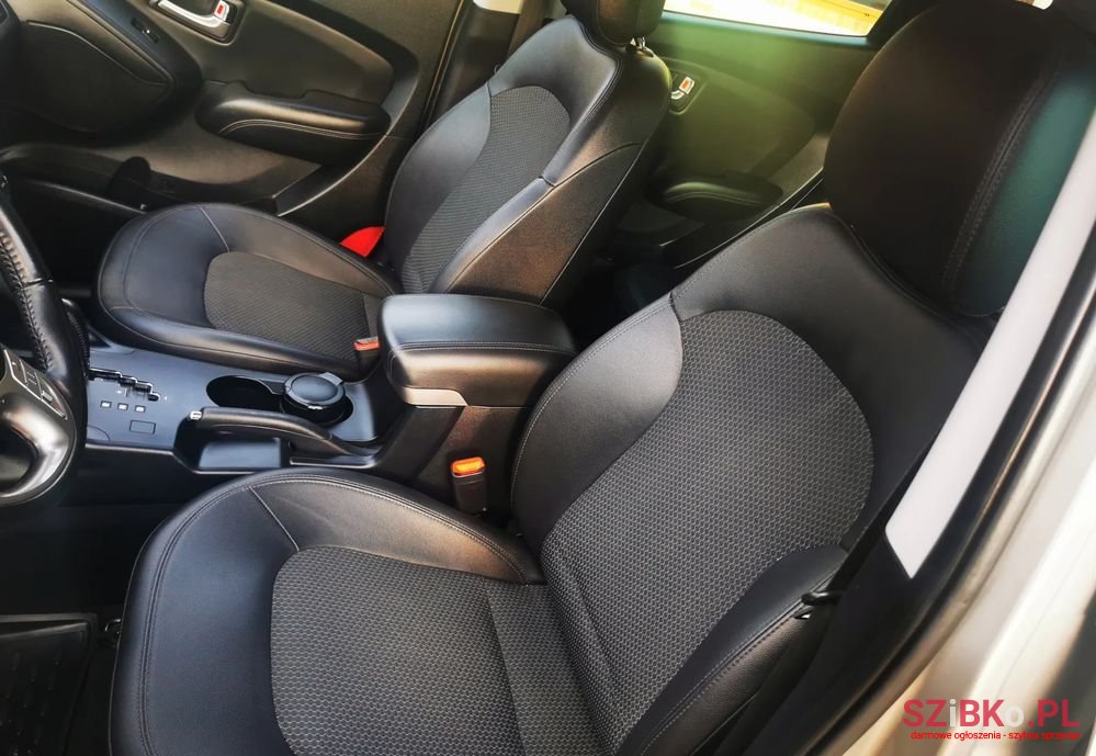 2010' Hyundai ix35 photo #5