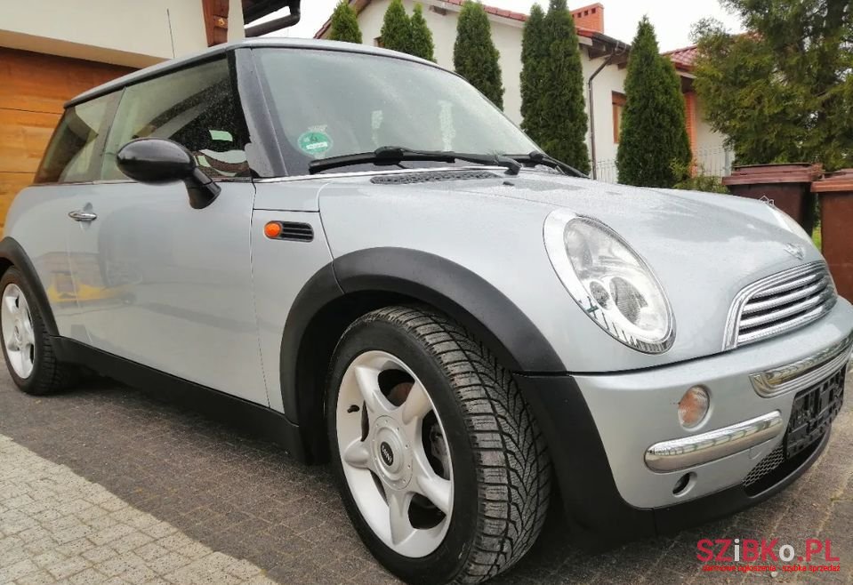 2004' MINI One photo #2