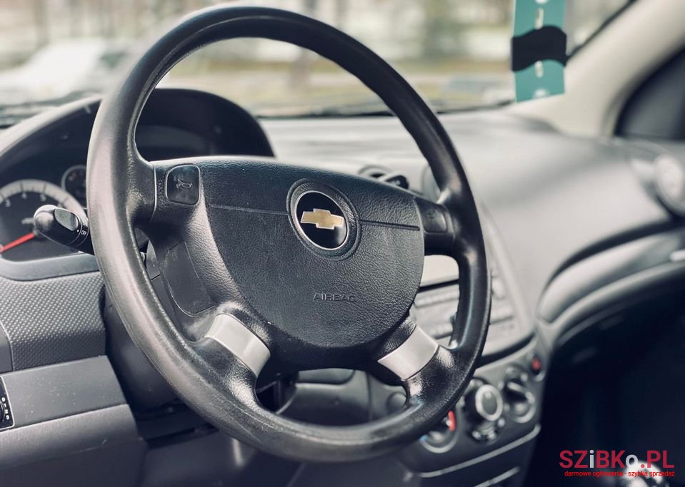 2010' Chevrolet Aveo photo #2