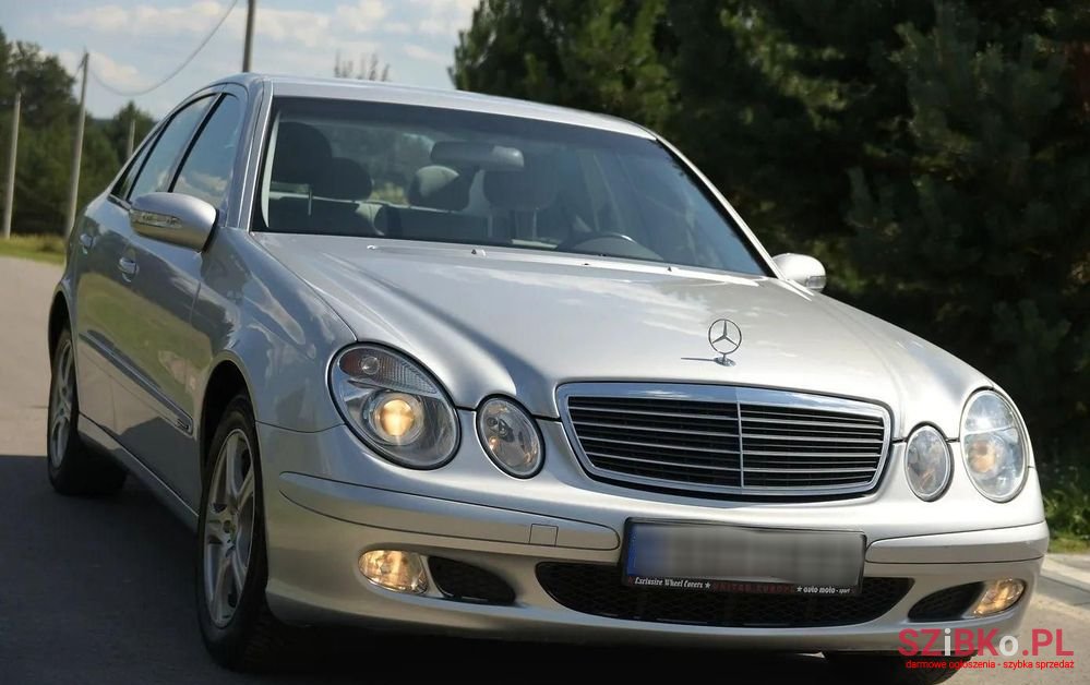 2005' Mercedes-Benz E-Class 200 photo #2