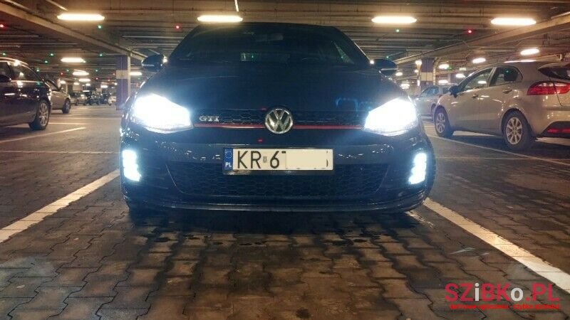 2017' Volkswagen Golf photo #2