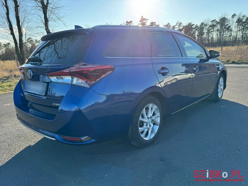 2018' Toyota Auris Hybrid 135 Premium photo #6