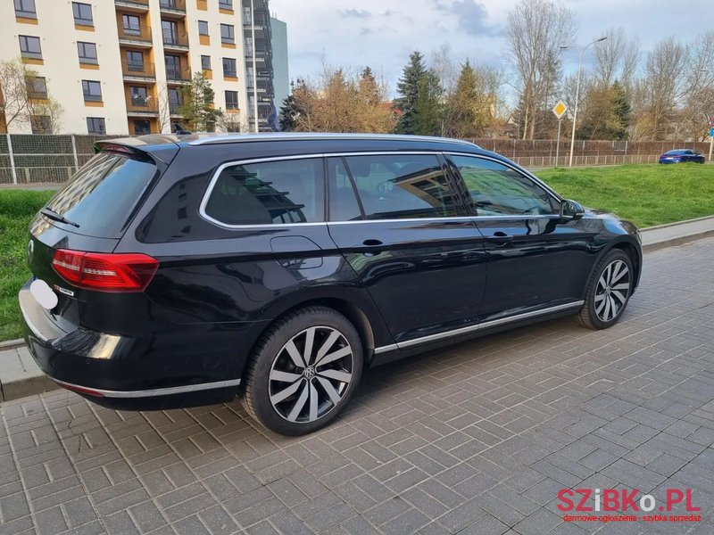 2016' Volkswagen Passat photo #3