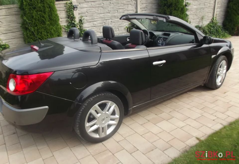 2005' Renault Megane photo #2