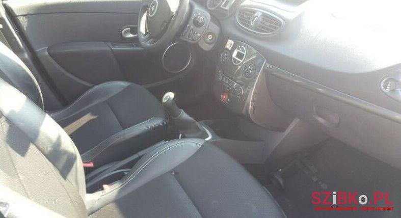 2007' Renault Clio photo #2