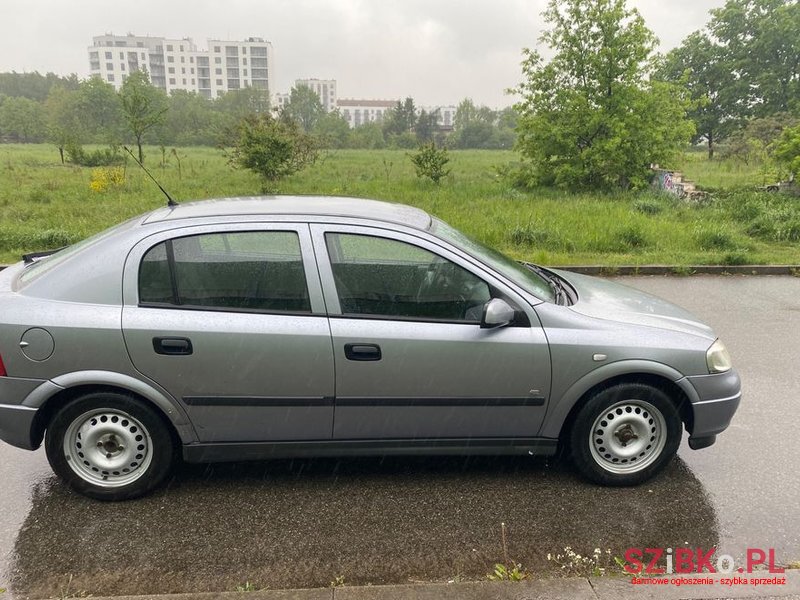 2008' Opel Astra photo #4