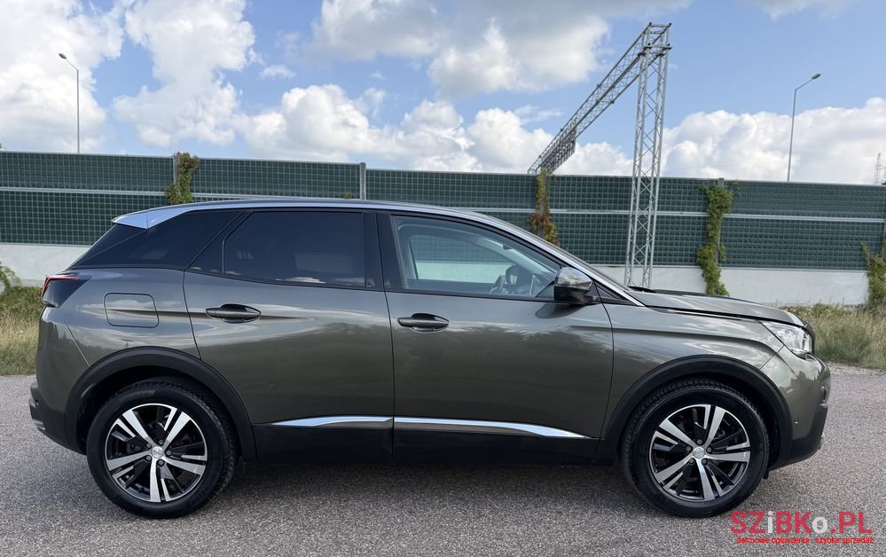 2020' Peugeot 3008 photo #5