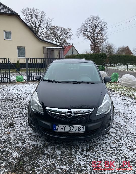 2011' Opel Corsa photo #2