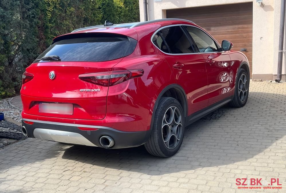 2017' Alfa Romeo Stelvio photo #2