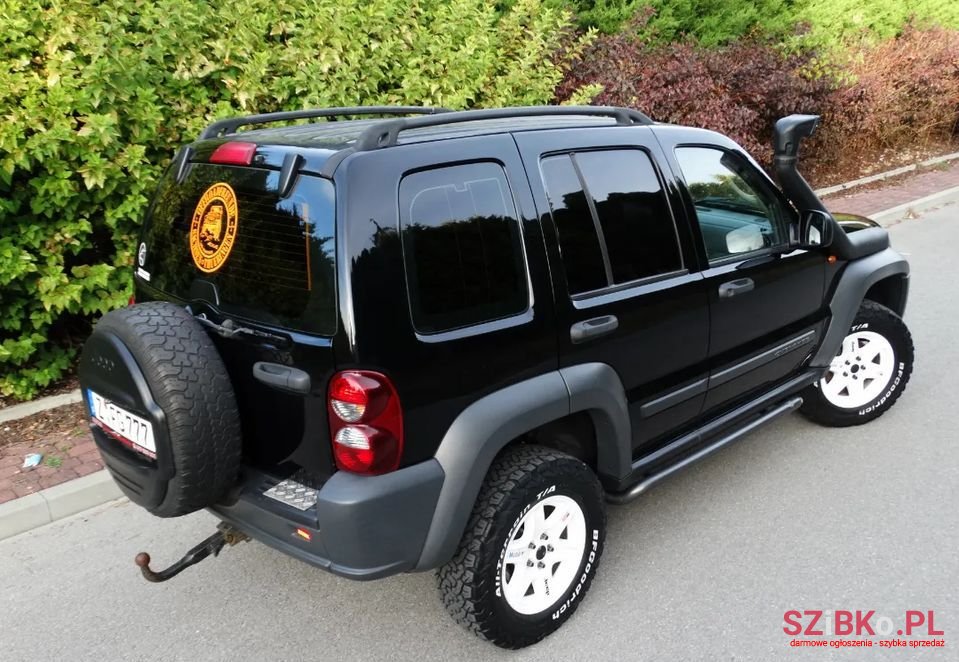 2006' Jeep Cherokee photo #3