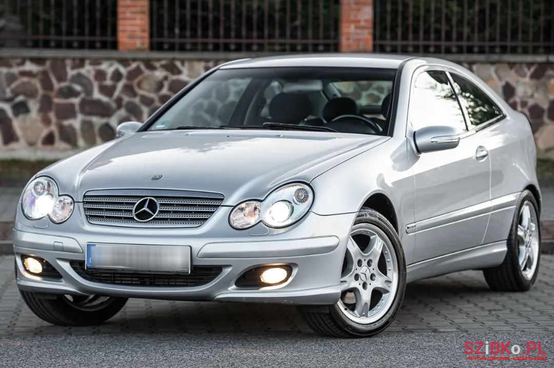2005' Mercedes-Benz C-Class photo #5