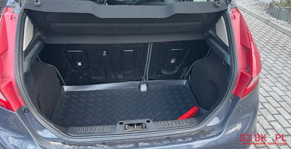 2011' Ford Fiesta 1.4 Tdci Ambiente photo #6