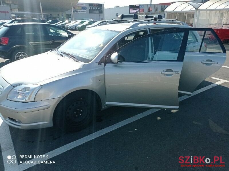 2005' Toyota Avensis photo #5